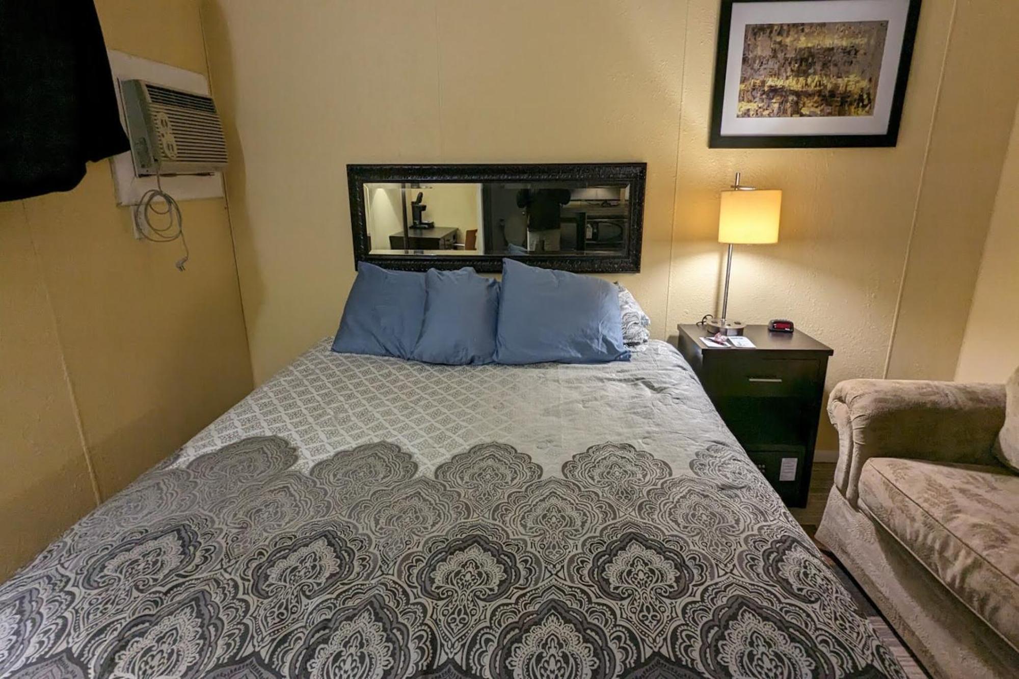 Colonial Inn Extended Stay By Oyo New Ulm المظهر الخارجي الصورة