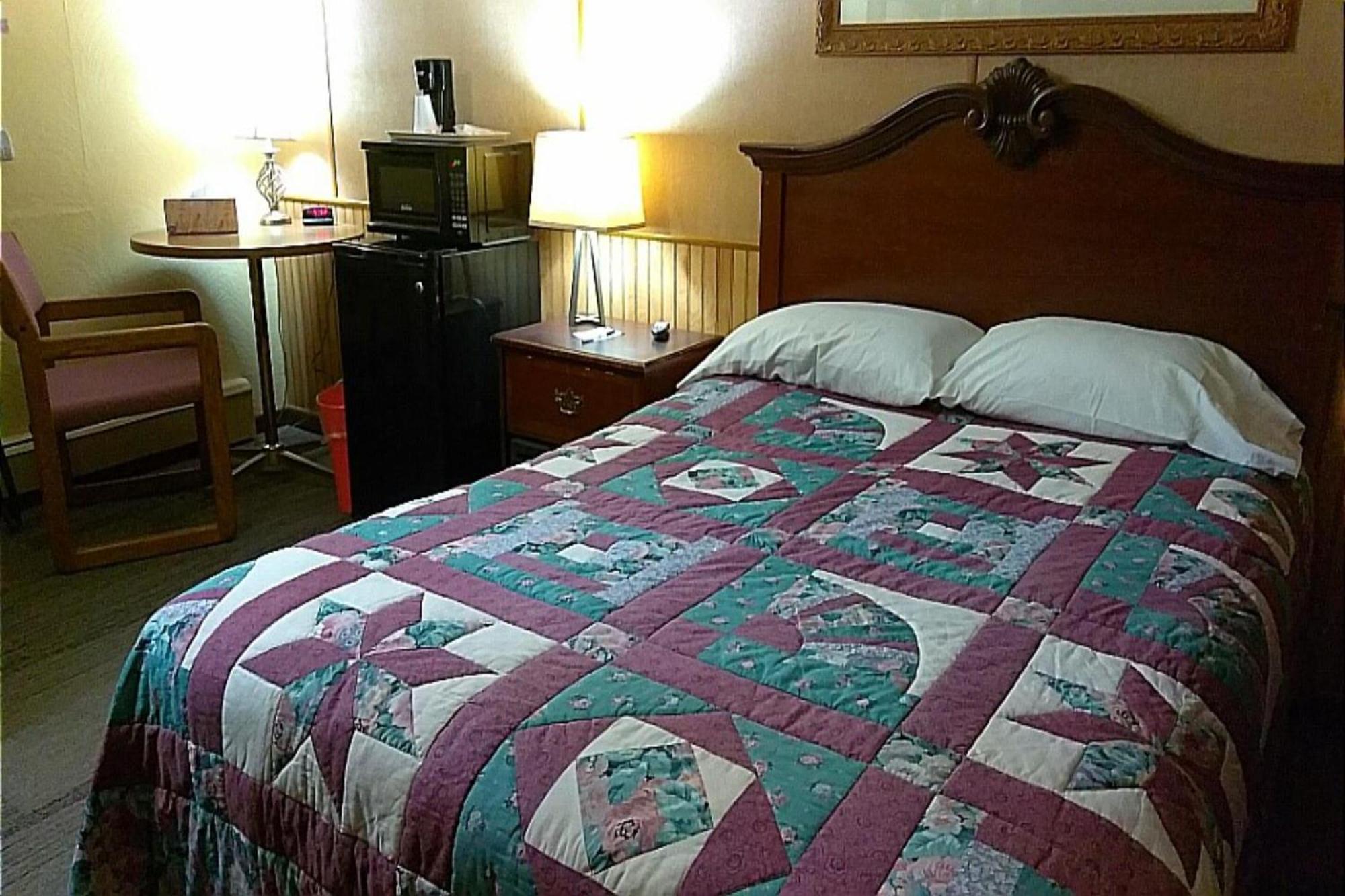 Colonial Inn Extended Stay By Oyo New Ulm المظهر الخارجي الصورة