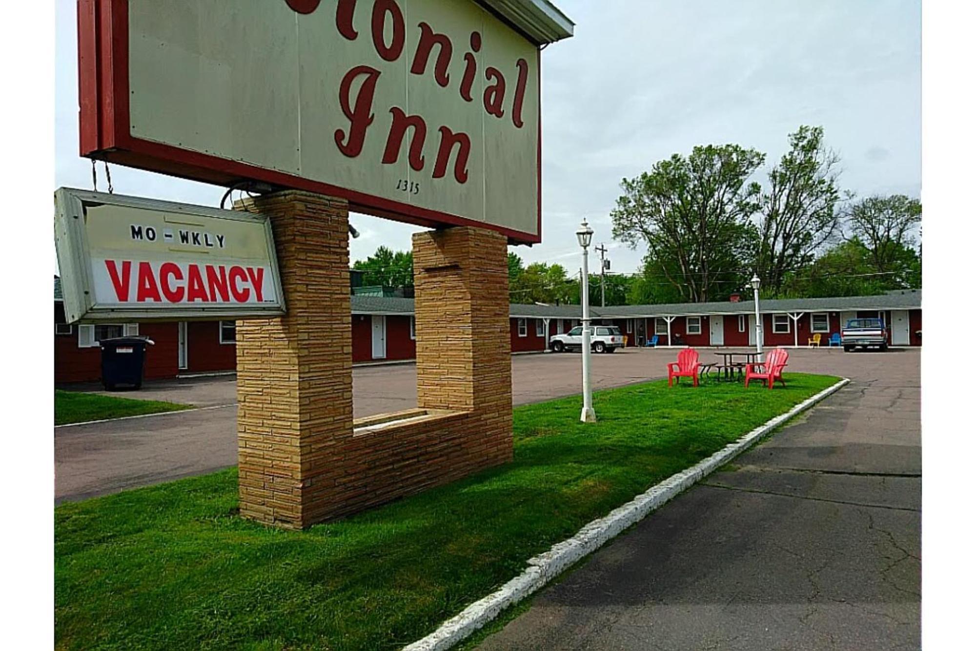 Colonial Inn Extended Stay By Oyo New Ulm المظهر الخارجي الصورة